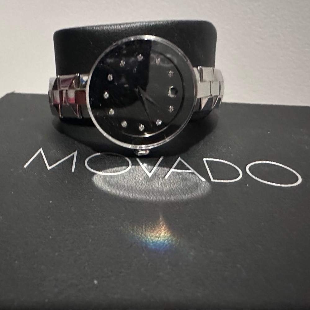 New Movado Women's Watch Sapphire 0606814 - Picture 3 of 7